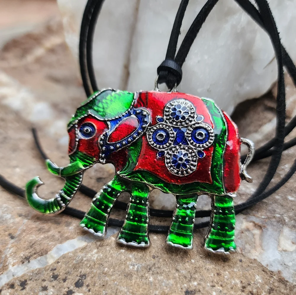 ❤️ Chico Jewelry Ethnic Elephant Large Silver Pendant Boho Ethnic Black cord